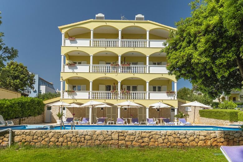 Apartamentos Villa Nela