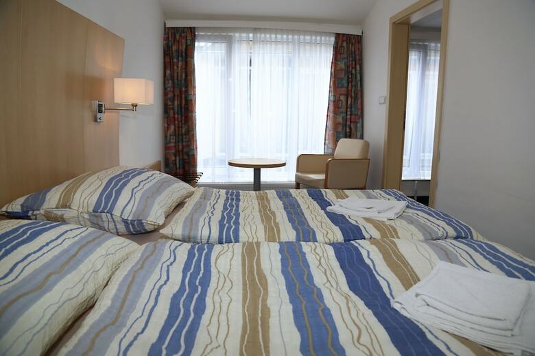 Aparthotel Apartments Krom??�?