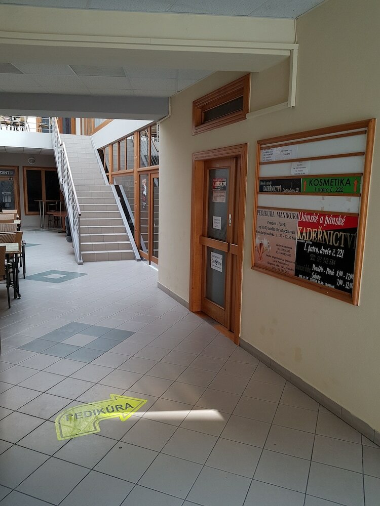 Aparthotel Apartments Krom??�?