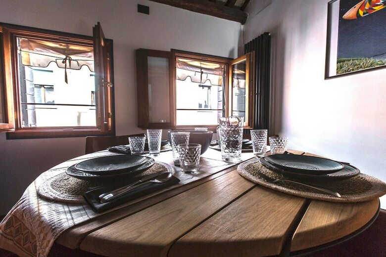Grand Canal Design Apartment R&r