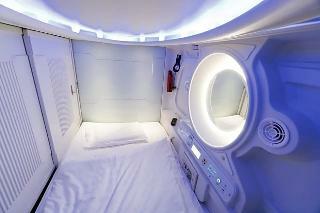 Seaview Capsule Hotel - Hostel