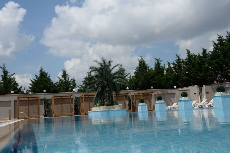 Yayoba Hotel