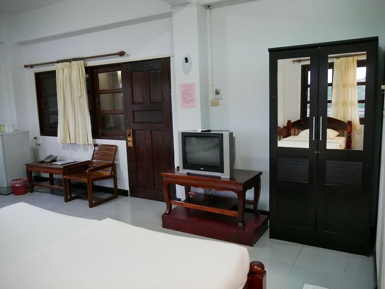 Samoar Riverside Hotel