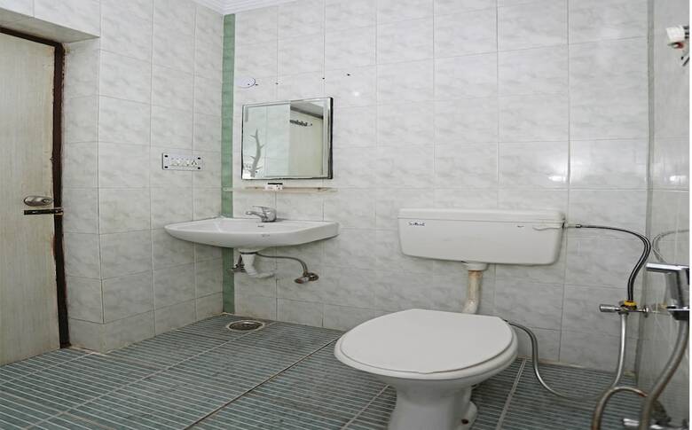 Hotel Oyo 9530 Kunal Residency