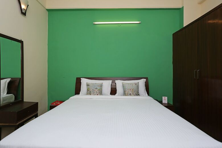 Hotel Oyo Flagship 238 Noida Sector 72