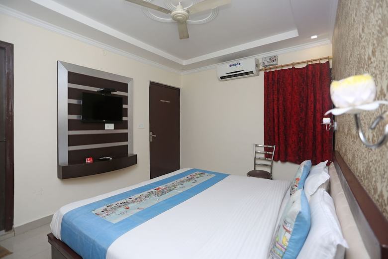 Hotel Oyo 9369 Raj Paradise