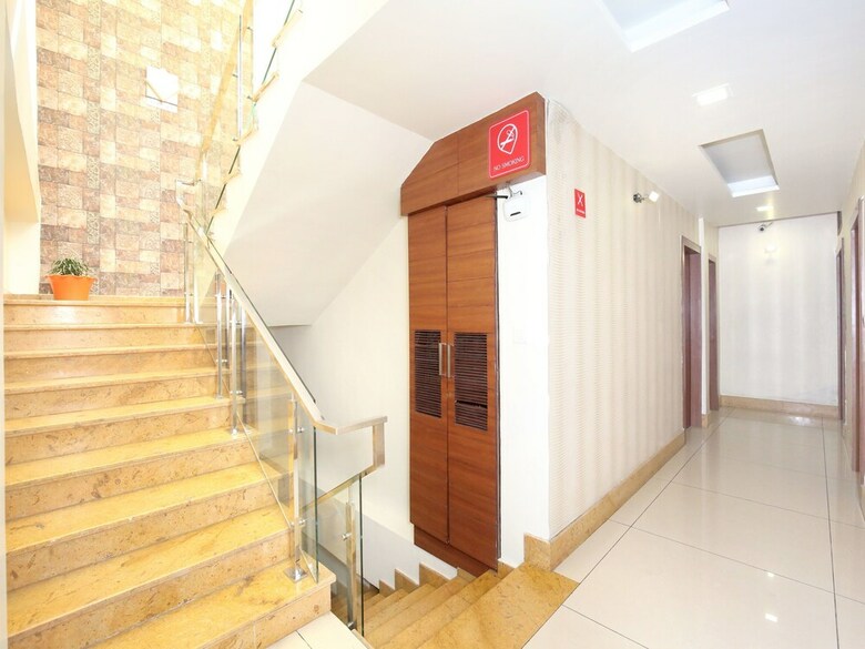Oyo 2860 Hotel 24x7 Inn