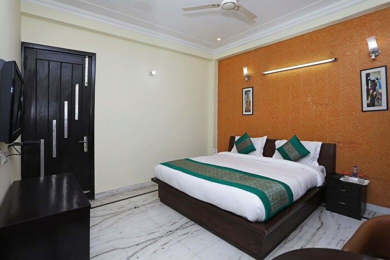 Oyo 11606 Hotel K R Group