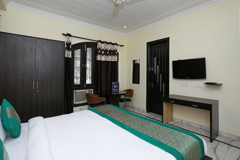 Oyo 11606 Hotel K R Group
