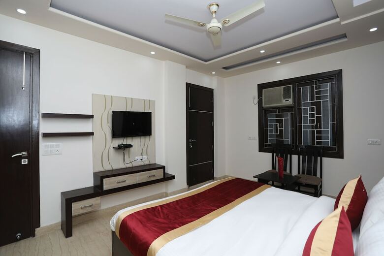 Oyo 10960 Hotel Royal India