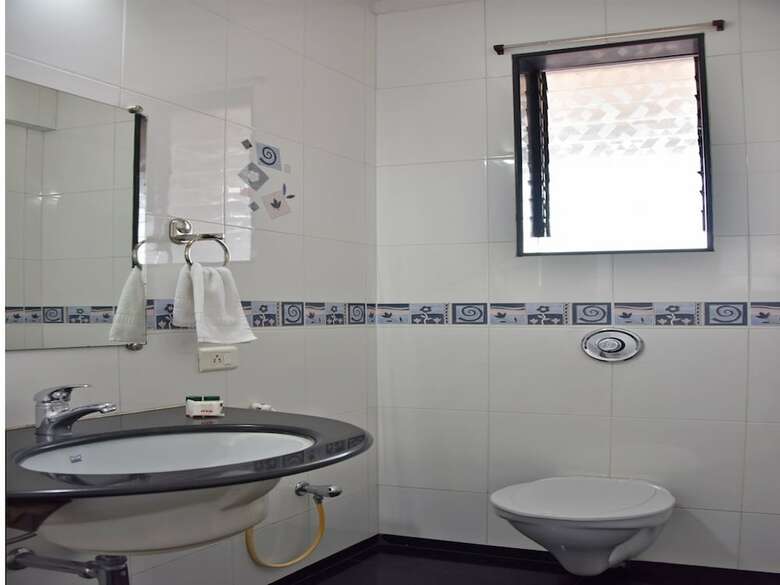 Oyo 10765 Hotel Tanish