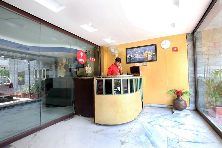 Oyo 4256 Hotel Rajmahal
