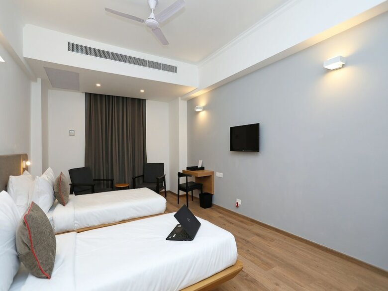 Hotel Oyo Townhouse 028 Corporate Suite