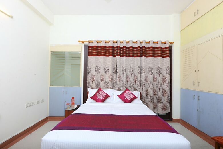 Hotel Oyo 10545 Sorgam Serviced Apartments