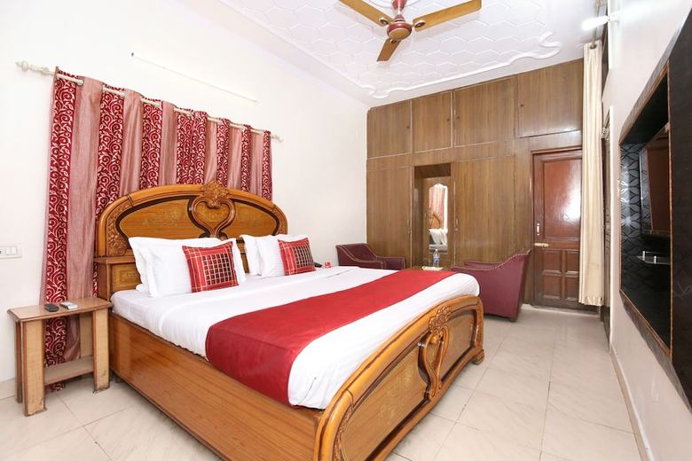 Oyo 10539 Hotel Holiday Classic