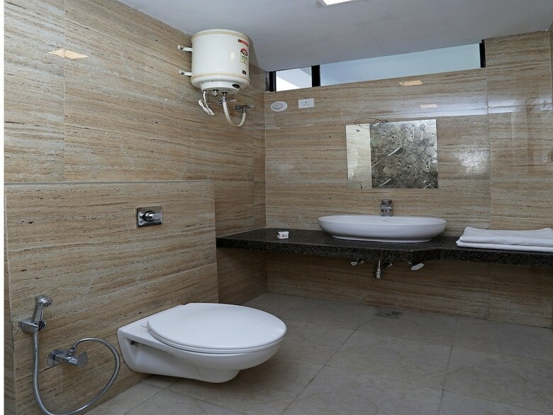 Oyo 10176 Hotel Bluebell