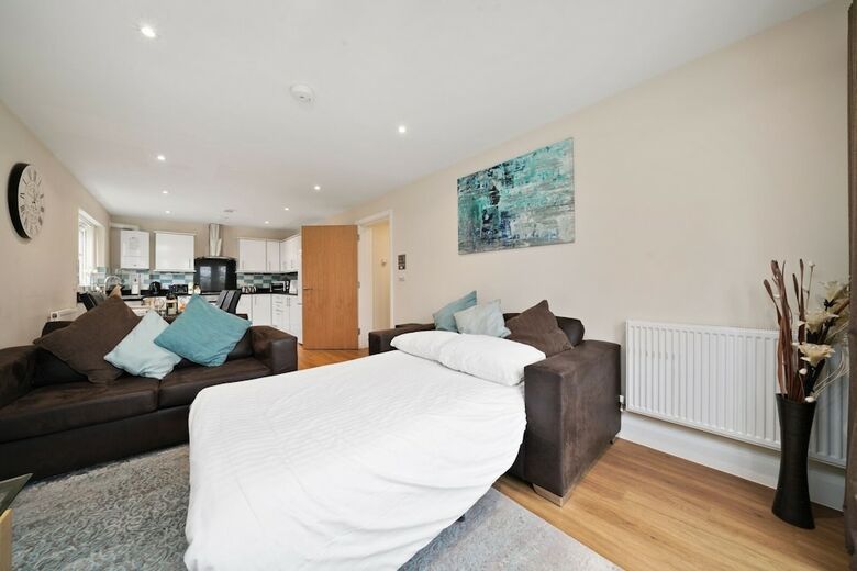 Heathrow Living Serviced Apartments By Ferndale