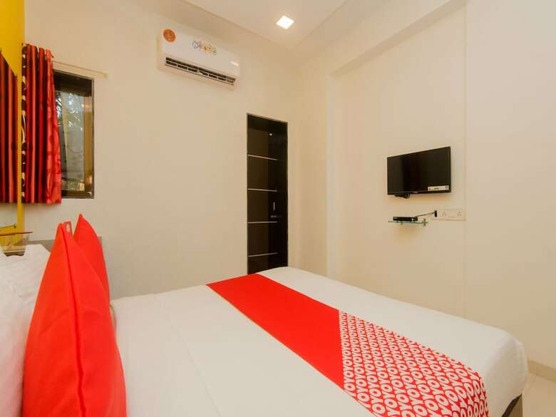 Oyo 11498 Hotel Bliss Executive