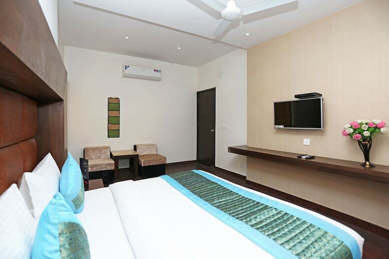 Hotel Oyo 11337 Asian Hospitality