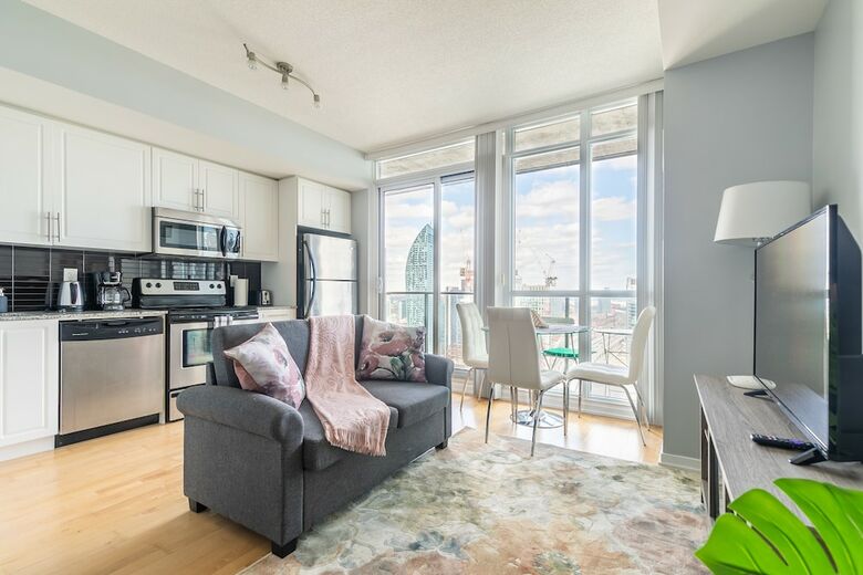 Apartamentos Simply Comfort. Maple Leaf Square