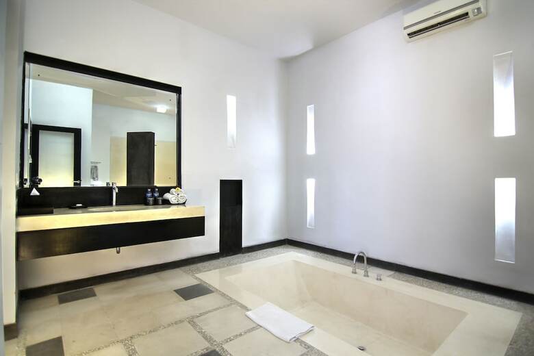 Apartamento The Seminyak Suite - Private Villa - By Astadala