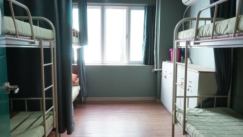 Hostal Party Guesthouse - Hostel