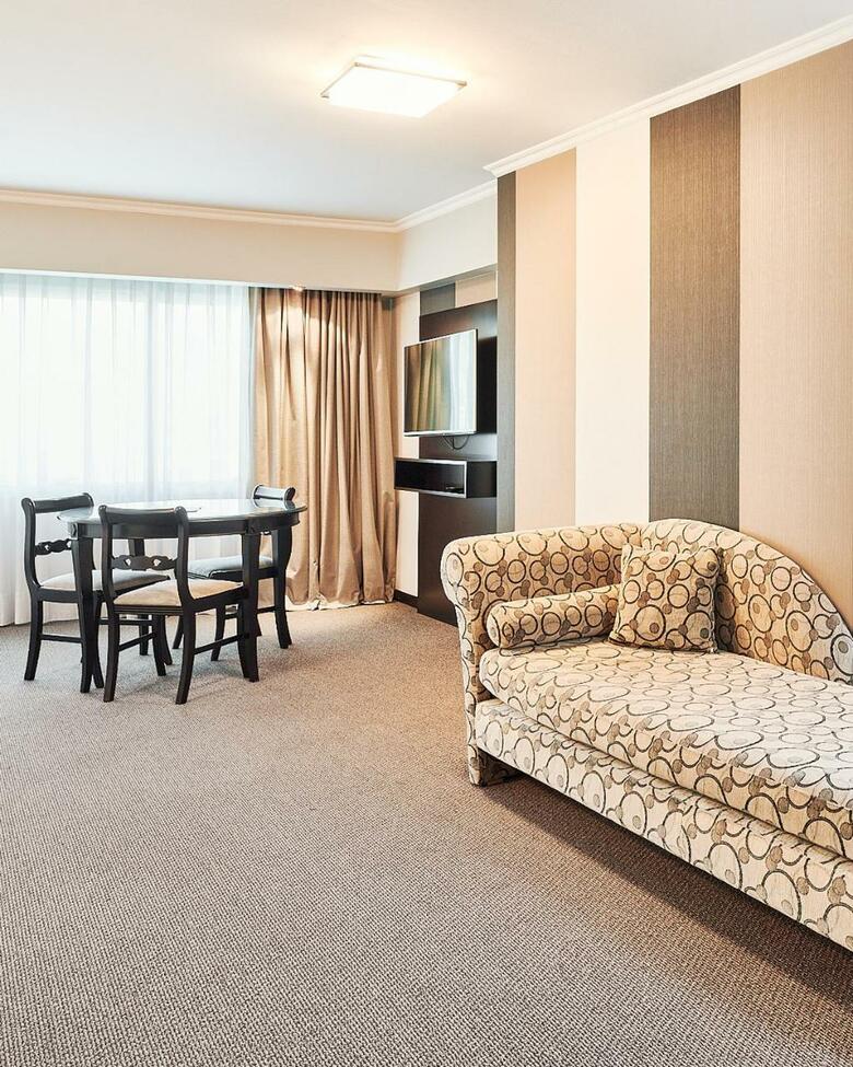 Hotel Plaza Real Suites