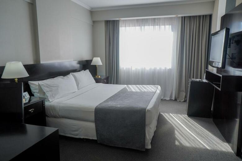 Hotel Plaza Real Suites