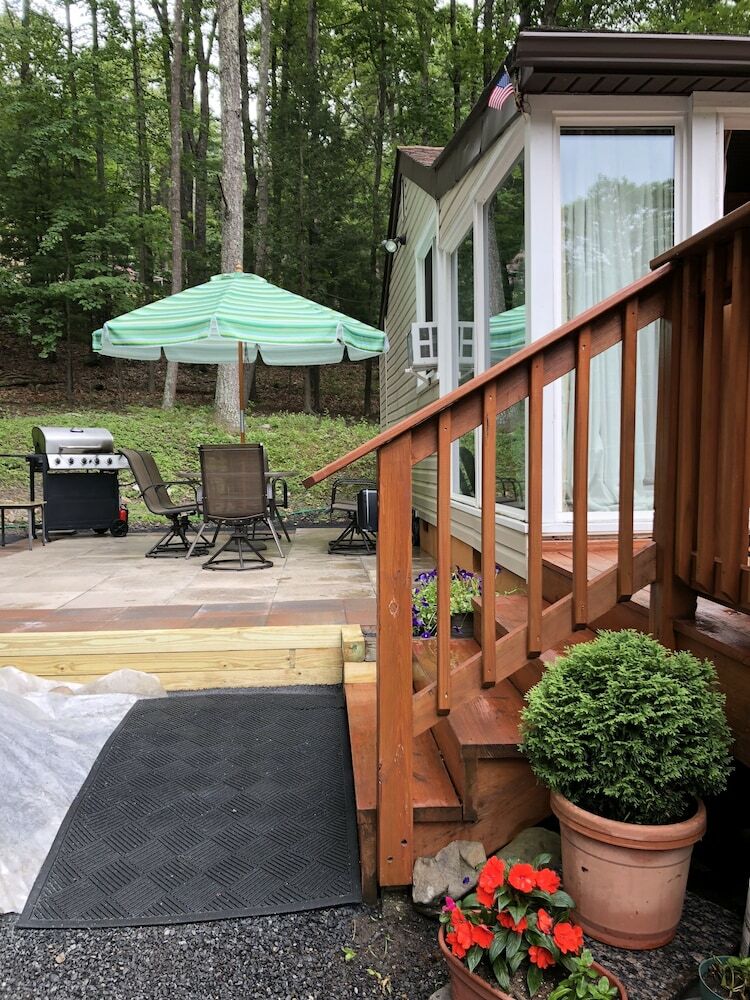 Cabana Pocono Private Retreat
