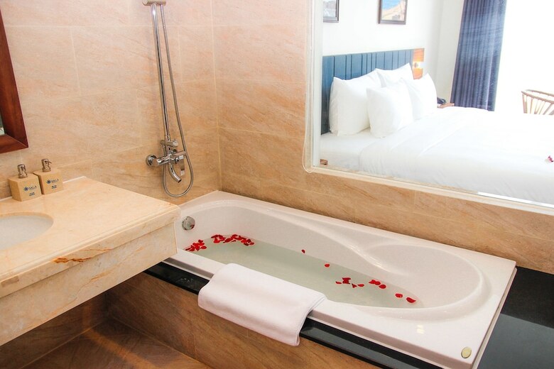 Hotel Sala Tuy Hoa Beach