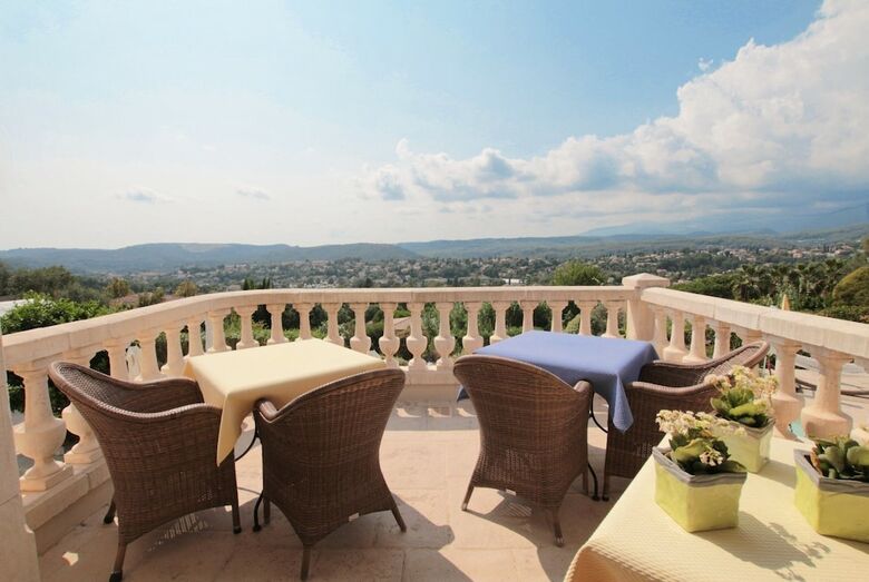 Hotel Les Cavaliers De Saint Paul B&B
