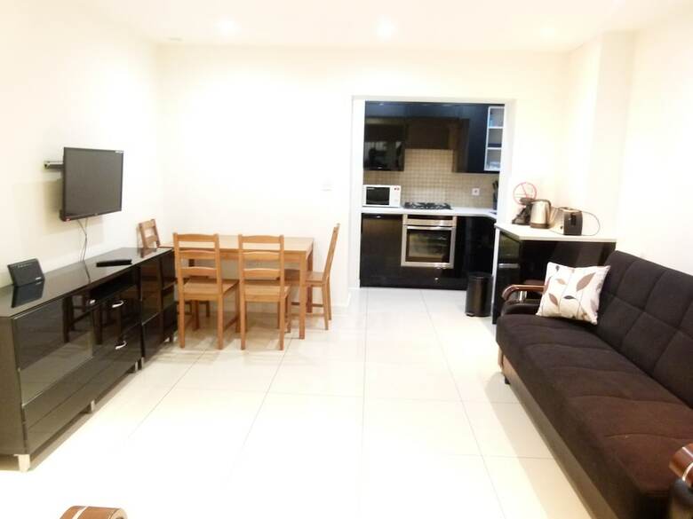 Ss Property Hub - Large Apartment Near Hyde Park