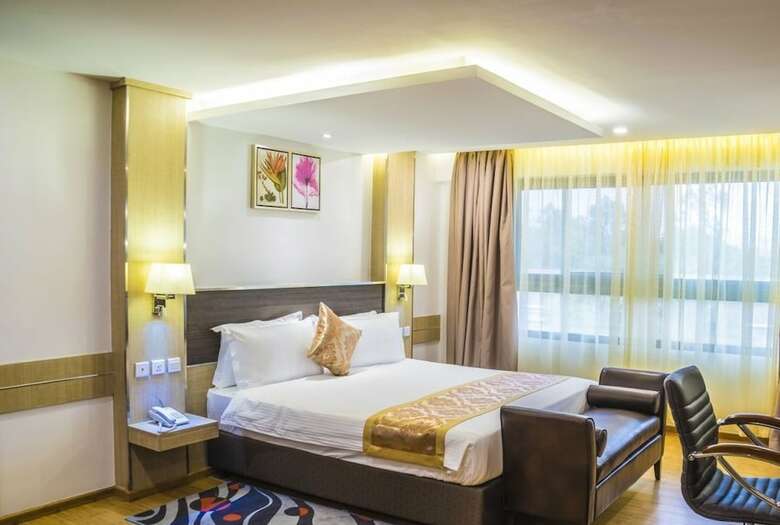 The Ole-ken Hotel
