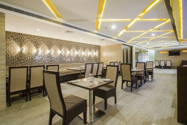 Hotel Oyo 10127 Svm Grand Uppal