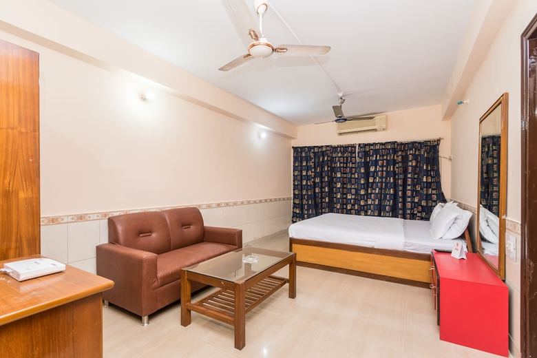 Hotel Oyo 9389 Near Vip Road