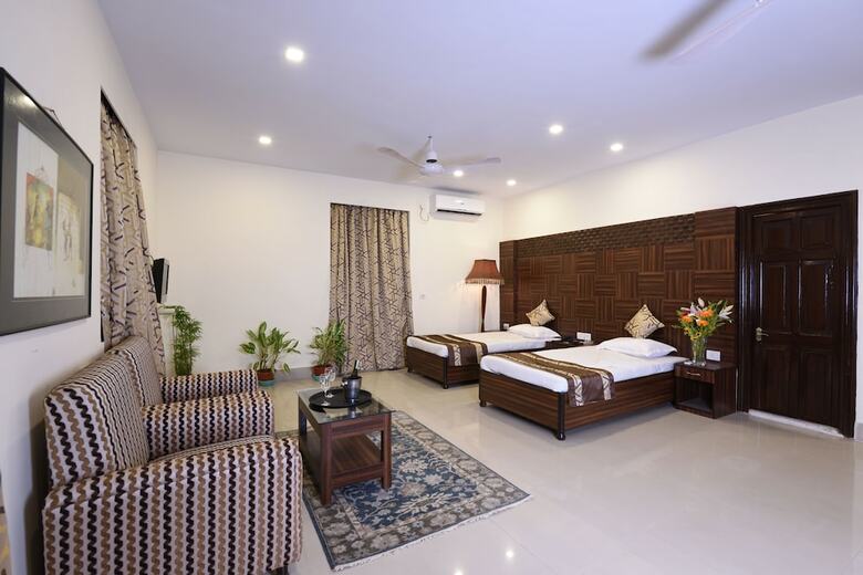 Hotel Oyo 6760 Chowdhury Estate Premium