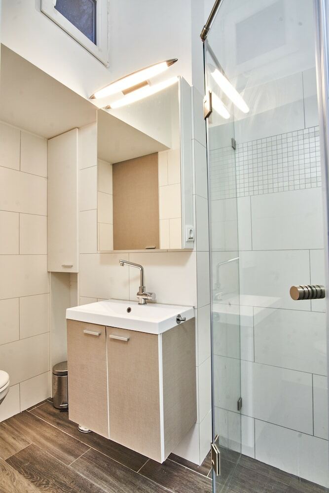 V27 Budapest Apartment