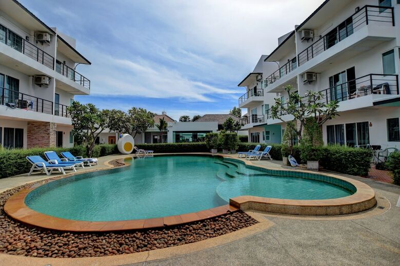 Hotel Pool Access 89 At Rawai