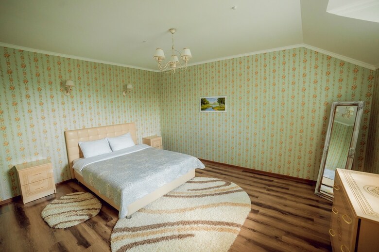 Hotel Ghouse Shale