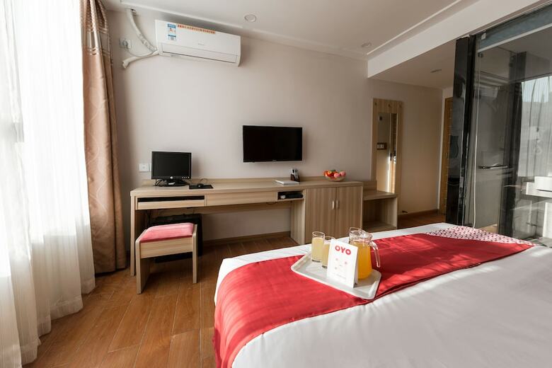 Oyo 8011 Hotel