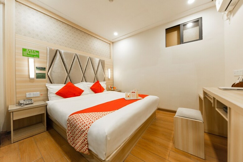 Oyo 8011 Hotel
