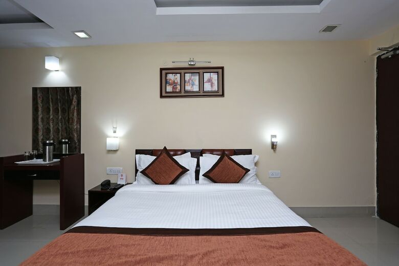 Hotel Oyo 3049 Near Railway Station