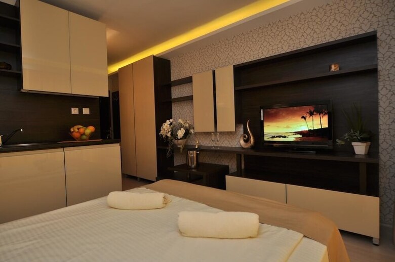 Hotel Harmony Suites 2&3