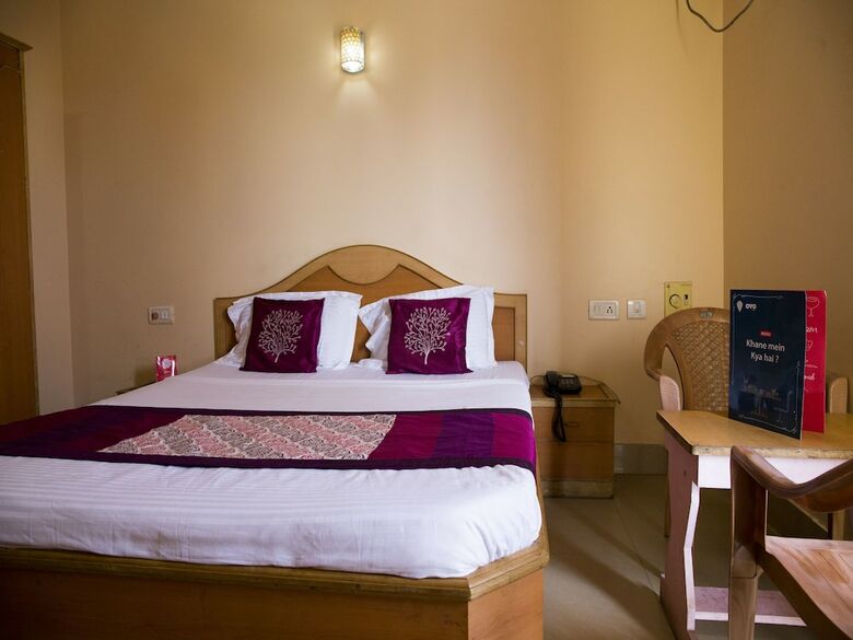 Hotel Oyo 5016 Near Chakratirtha Road