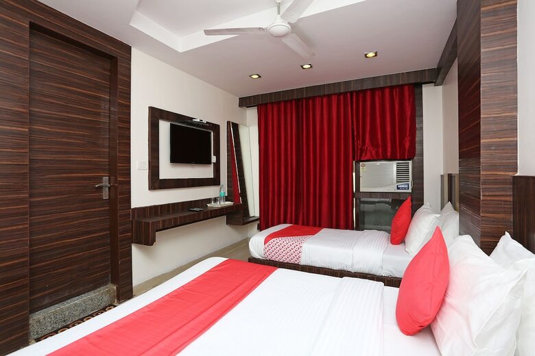 Oyo 10733 Hotel Kingdom Of Sai