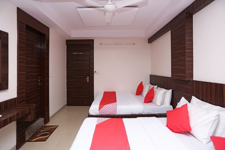 Oyo 10733 Hotel Kingdom Of Sai