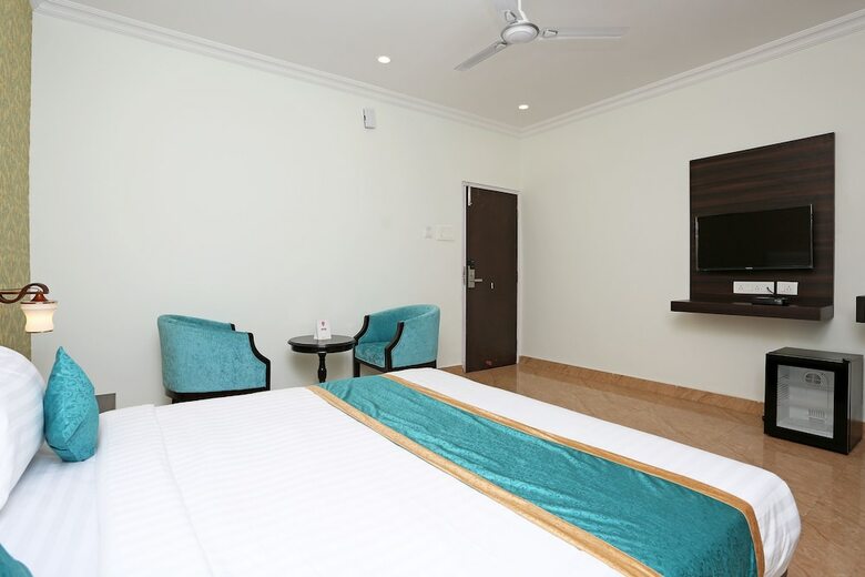 Oyo 9856 Hotel Mp Inn
