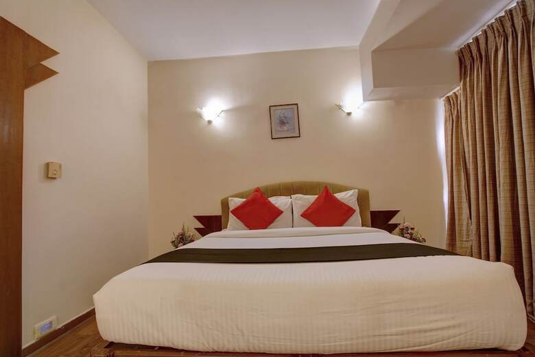 Oyo 8169 Hotel Salem Castle