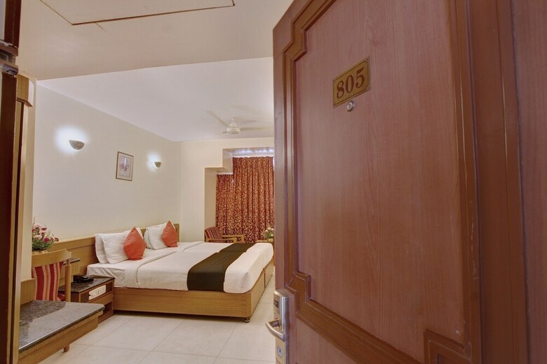 Oyo 8169 Hotel Salem Castle