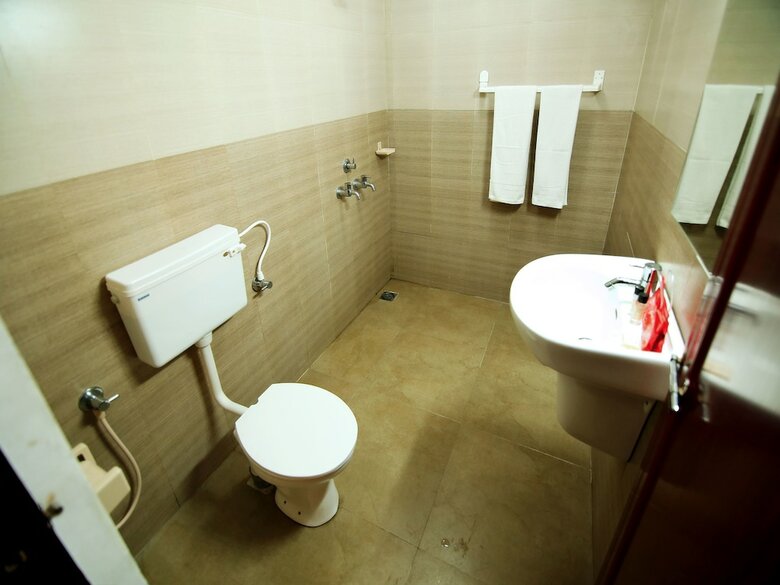 Oyo 2887 Hotel Sn International